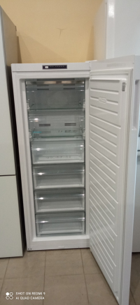 Нова морозильна камера Sharp SJ-SF 226 E 2 W