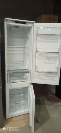 Холодильник до забудови  Electrolux ENN 3054 EOW